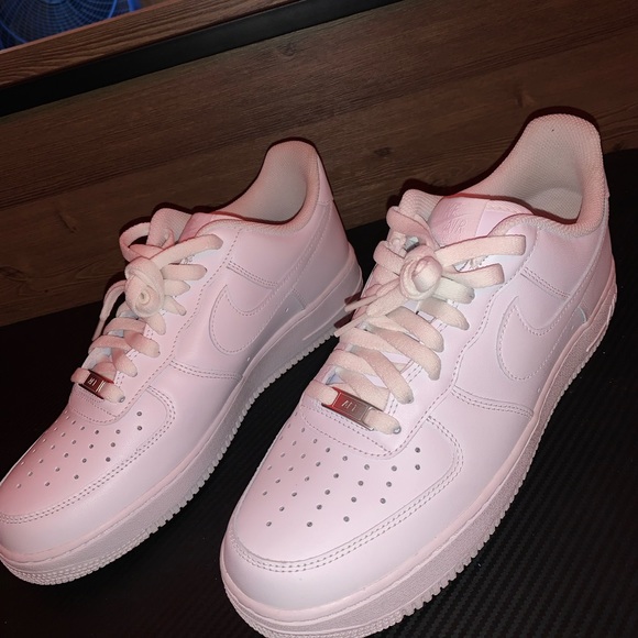 NIKE Air Force 1 (Size 10 Men) - Picture 1 of 5